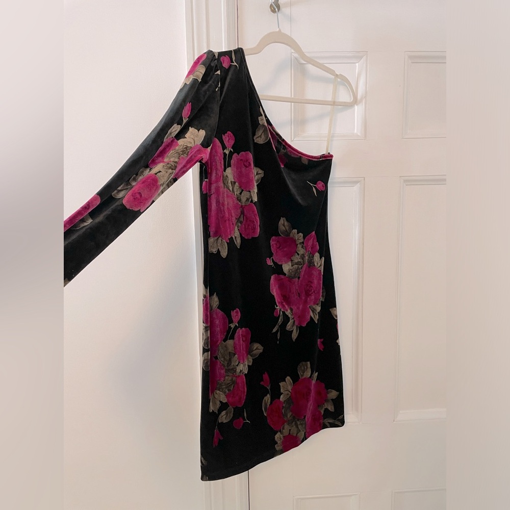 Forever 21 Black Velour One Shoulder Floral Mini Dress Size L